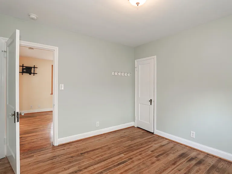 15 W Howell Ave — Photo 24