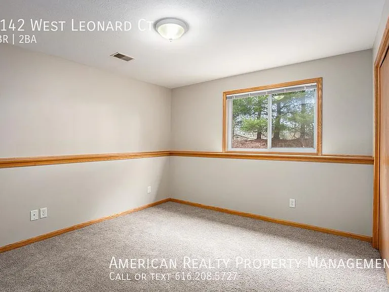 1142 W Leonard Ct NW — Photo 8