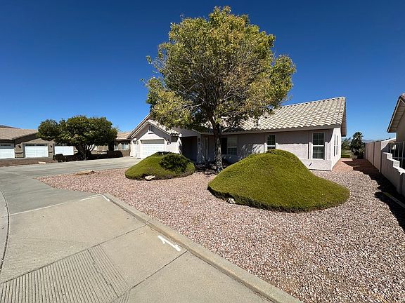 4th image of 660 Country Club Dr