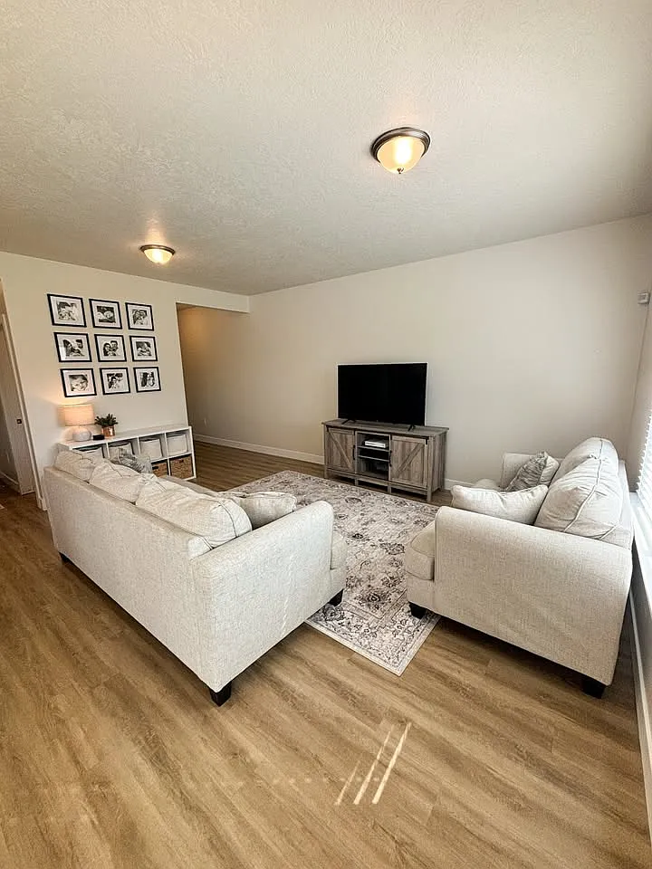 3 bed, 2.5 bath, 1530 sqft, $2,000 — Photo 4