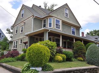 19 Berwick Ln, Cranston, RI 02905