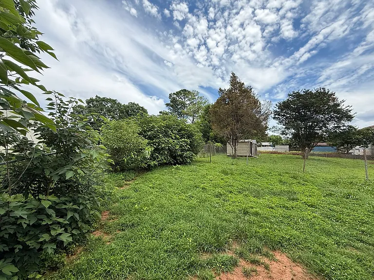 641 Dawson Ter NW — Photo 15