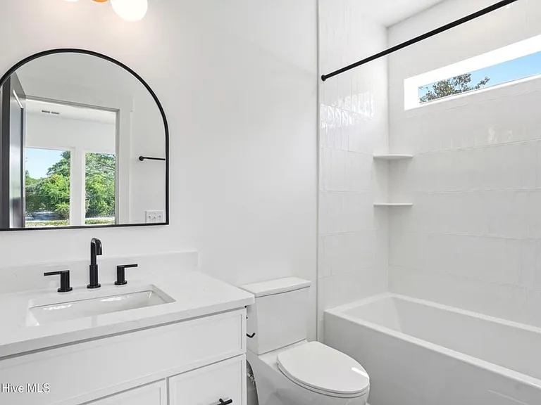 5015 Peachtree Ave — Photo 12
