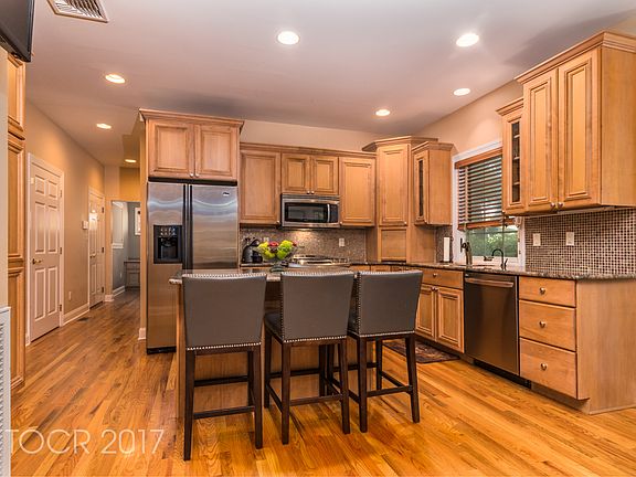 5th image of 21 Morton Dr