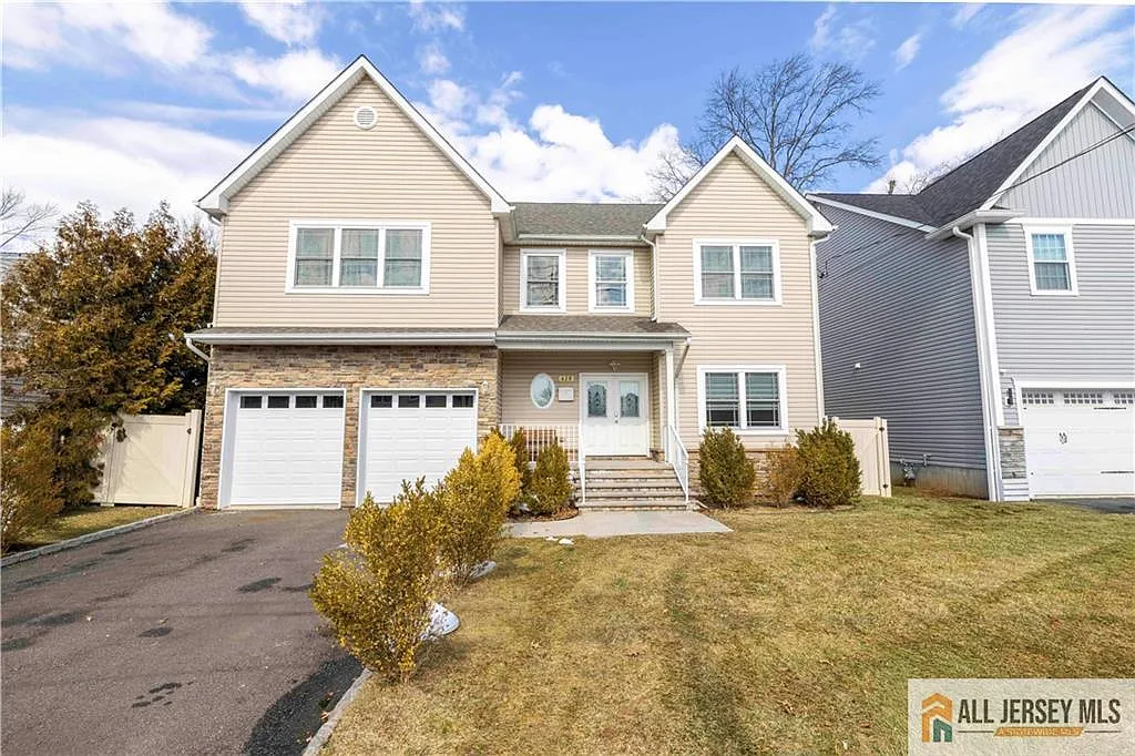 628 New Dover Rd photo 1