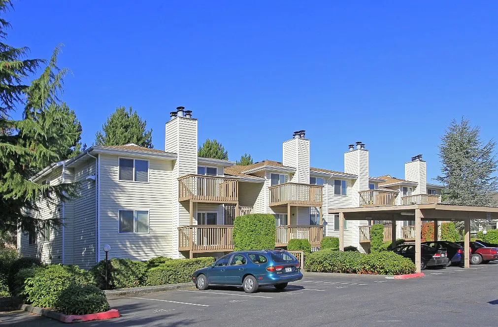 Amber Glen Apartments — Photo 1
