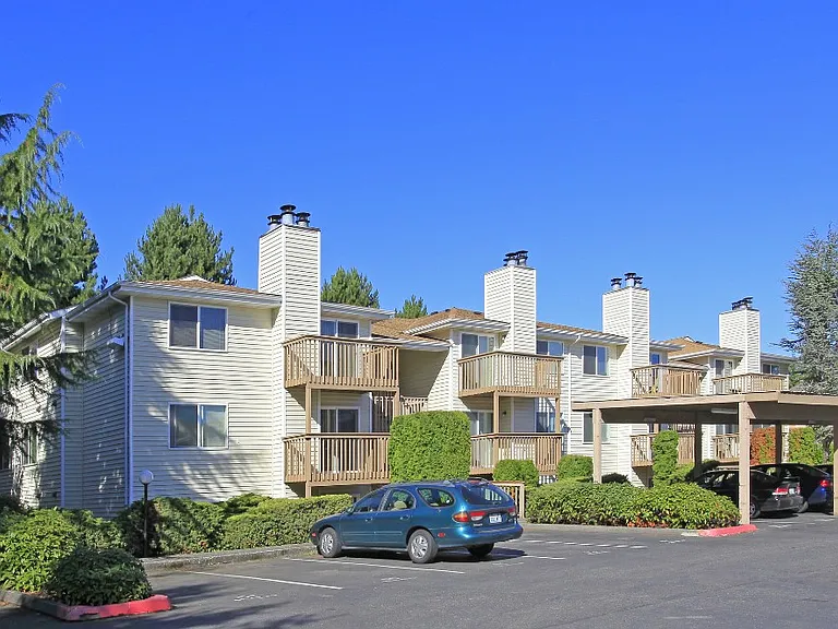 Amber Glen Apartments — Photo 1