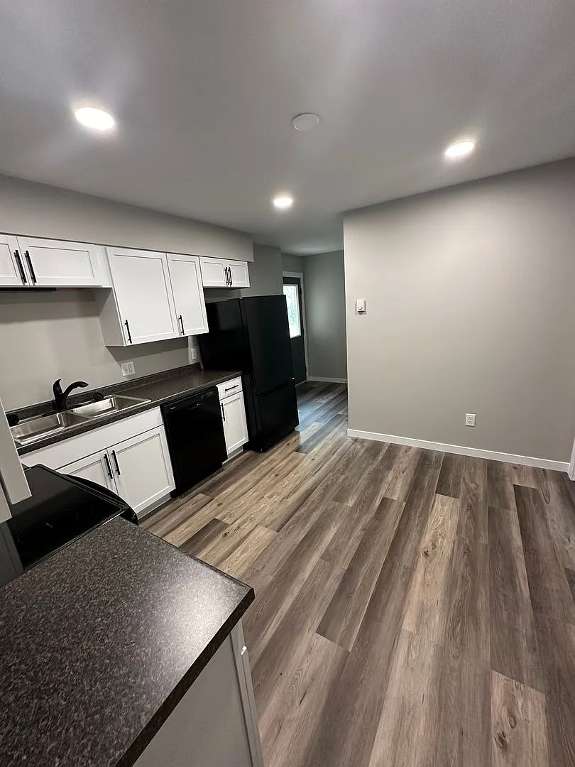 2 bed, 818 sqft, $1,100 — Photo 3