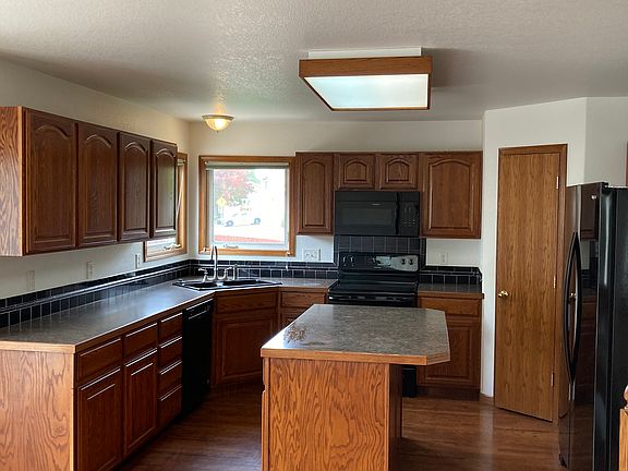 3rd image of 3011 Ivy Dr