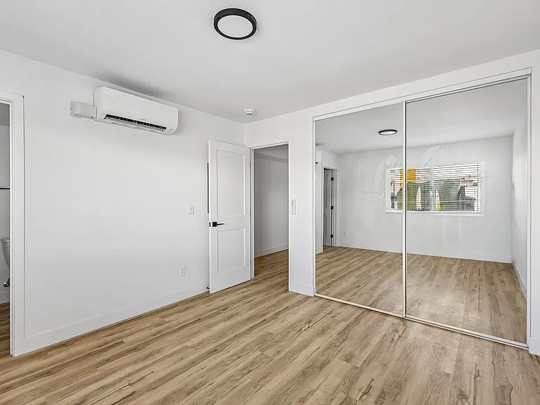 The Crest |NEWLY Renovated Studios, Lofts, 1, 2 & 3 Bedroom Homes Near the Beach — Photo 11