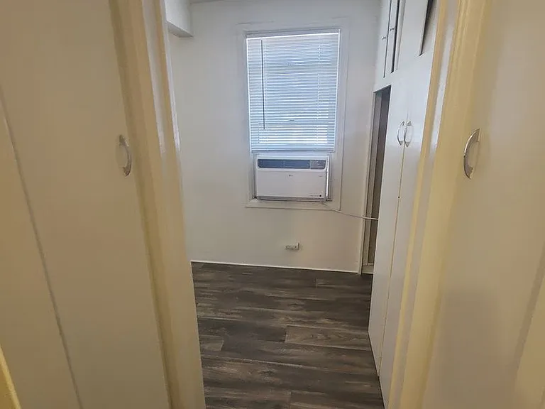 604 W Hays St #B — Photo 7
