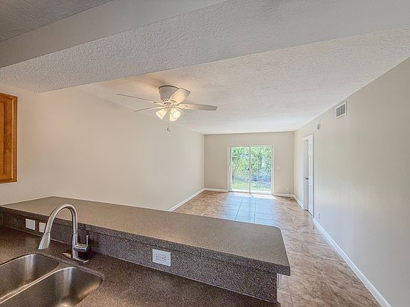 3rd image of 2107 SE 3rd St #B