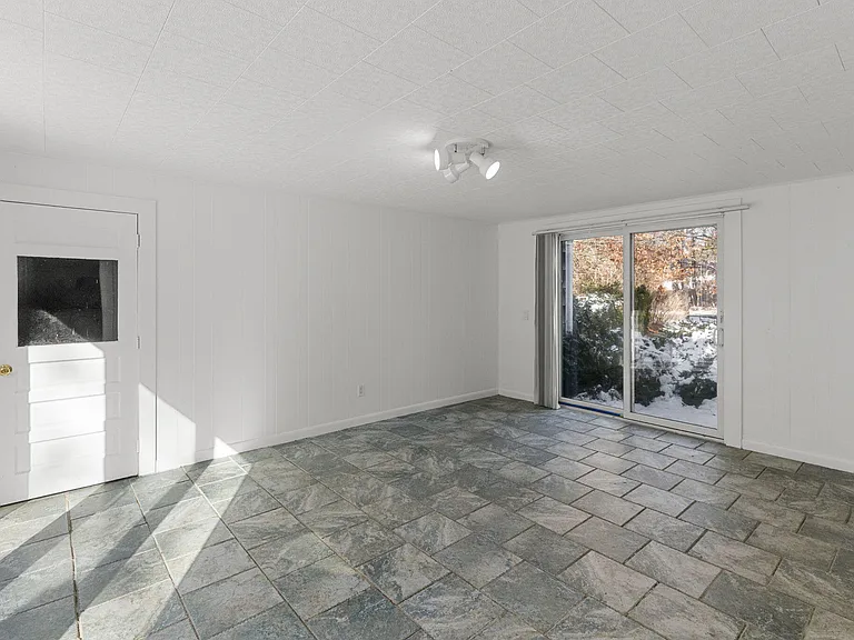 351 Swift Ave — Photo 12