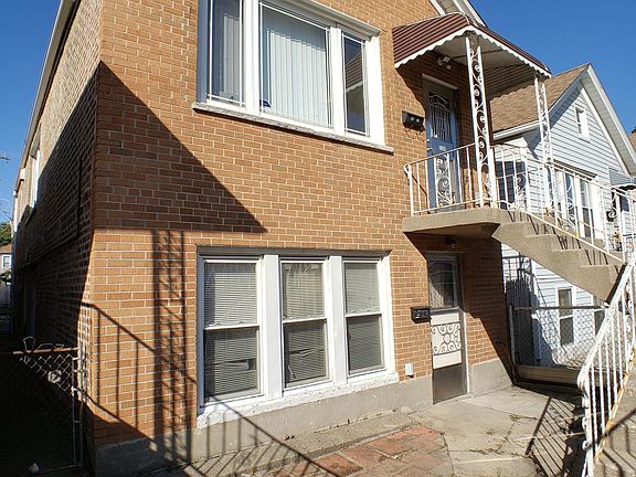 2nd image of 3308 S Hoyne Ave #2