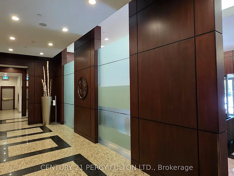 18 Parkview Ave #1811 — Photo 7