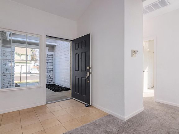 5th image of 4062 Regatta Dr