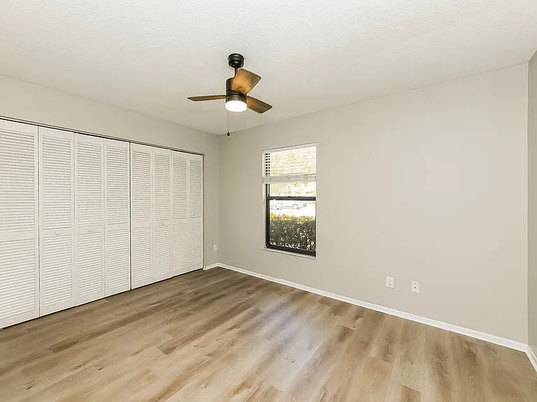 4725 Country Oaks Blvd — Photo 12