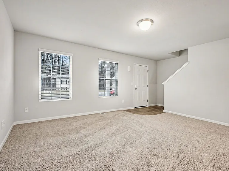 1630 Roosevelt Ct — Photo 7