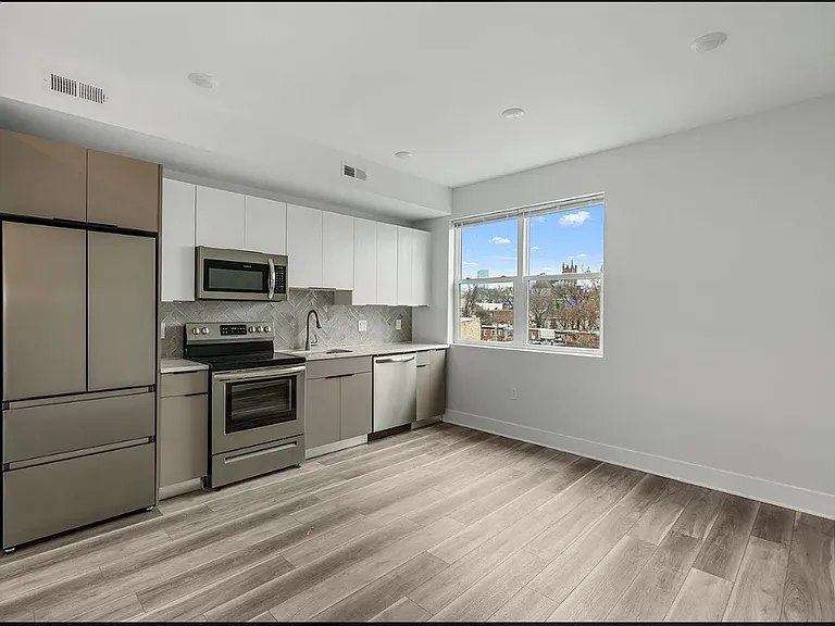 3843 Wallace St — Photo 8