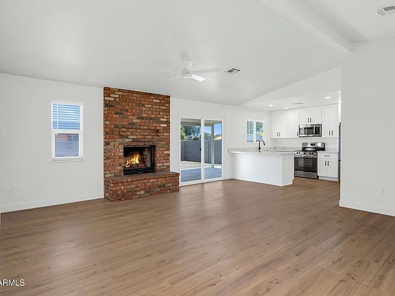 5th image of 323 W HARVARD Avenue