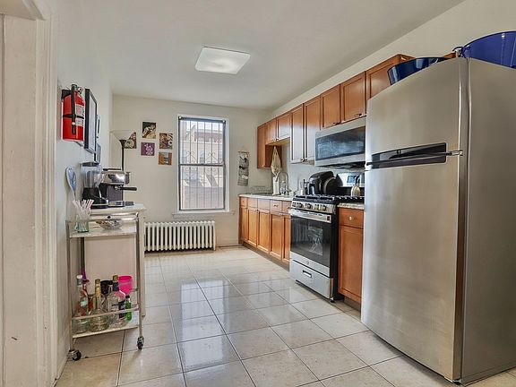3rd image of 397 Palisade Ave Floor 2
