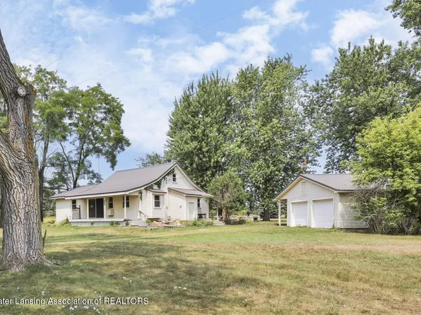 1189 E Maple Rapids Rd, Saint Johns, MI 48879