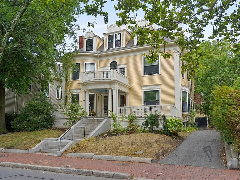 340 Harvard St #B — Photo 12
