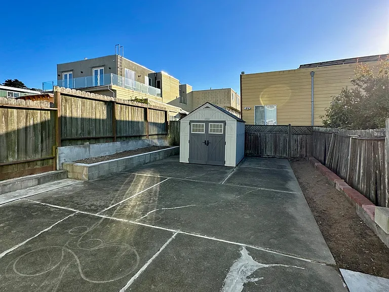 224 Guttenberg St #1 — Photo 10