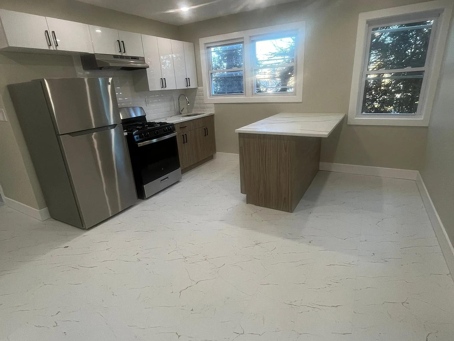 2 bed, 800 sqft, $2,250 — Photo 2