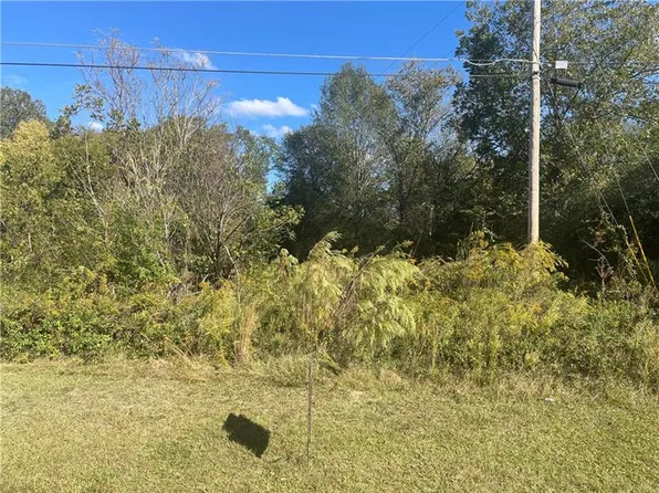 275 McLendon Rd, Fort Mitchell, AL 36856