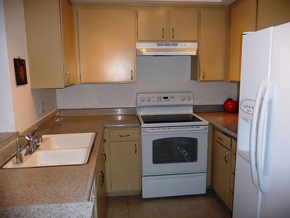4th image of 12830 Burbank Blvd Unit 222