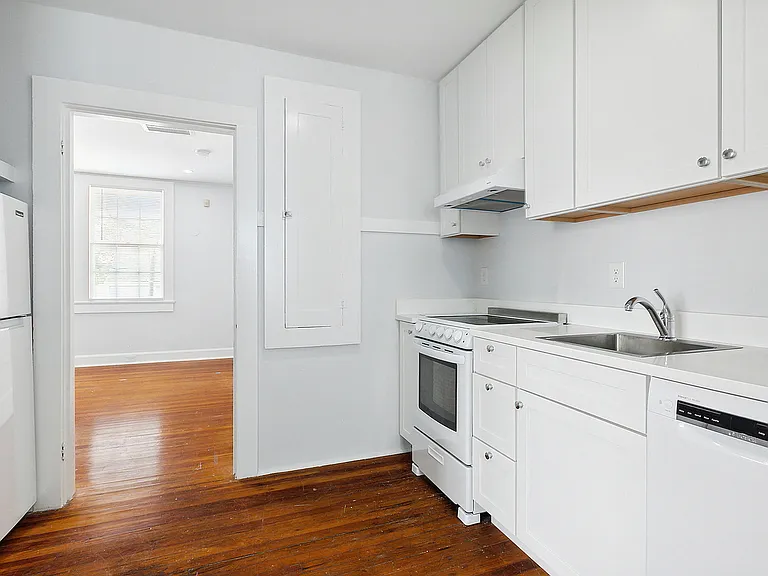6037 Freret St #M — Photo 2