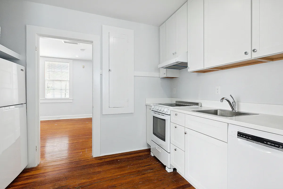 Building Photo - 6037 Freret St #M