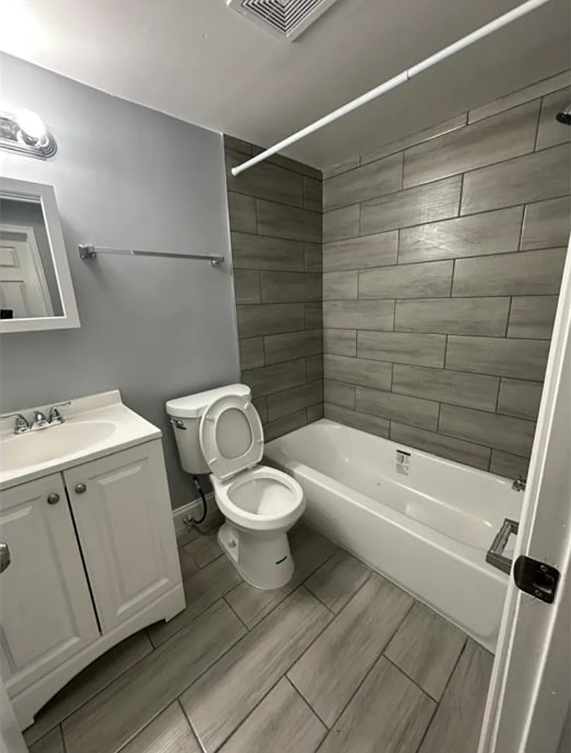 2 bed, $1,695 — Photo 3