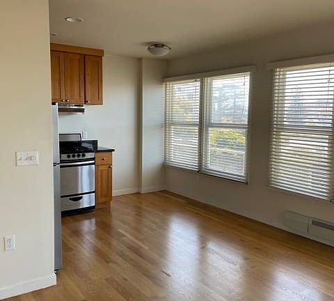 3rd image of 95 Heather Ave #18