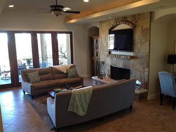 Entertaining at it's best inside and out!