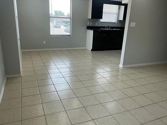 5th image of 220 S Coyote Ave #82F55043E