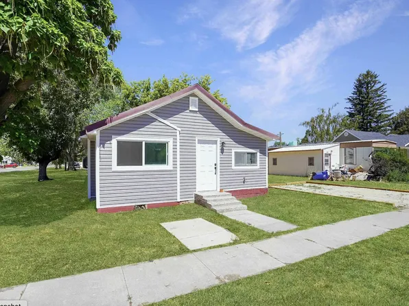 924 3rd St #B, Rupert, ID 83350