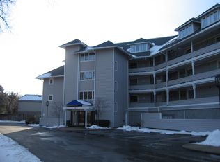 10 Peninsula Dr, Erie, PA 16505