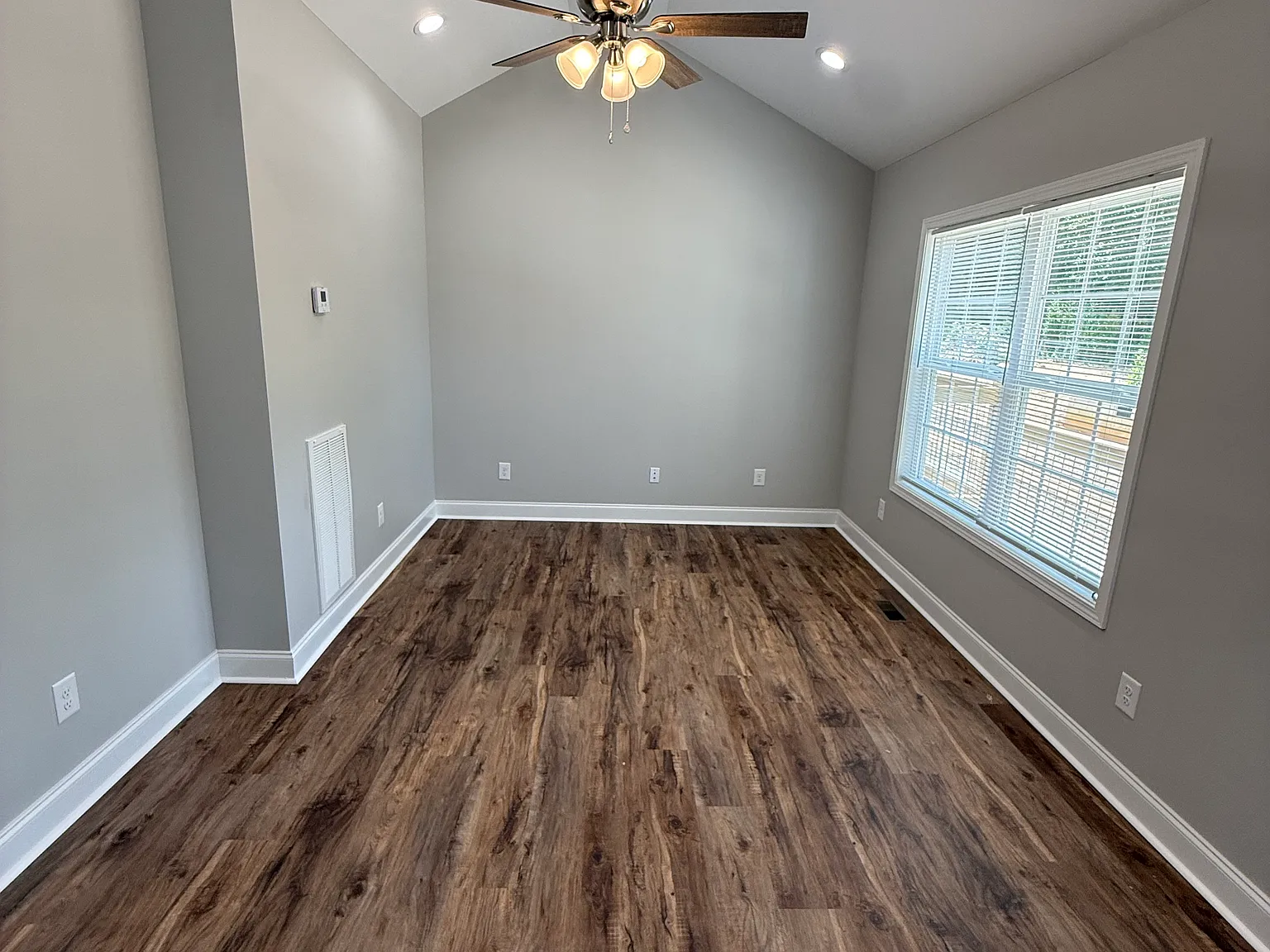 2 bed, 800 sqft, $1,350 — Photo 3