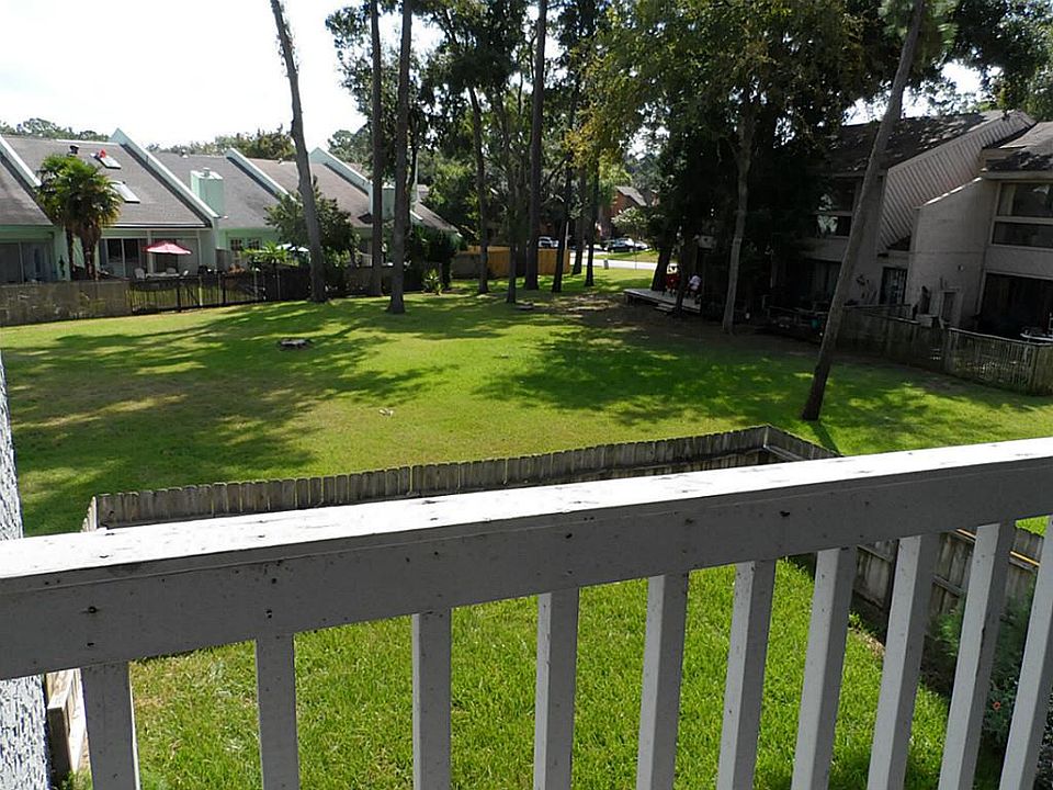 1st image of 3918 Lakewood Dr