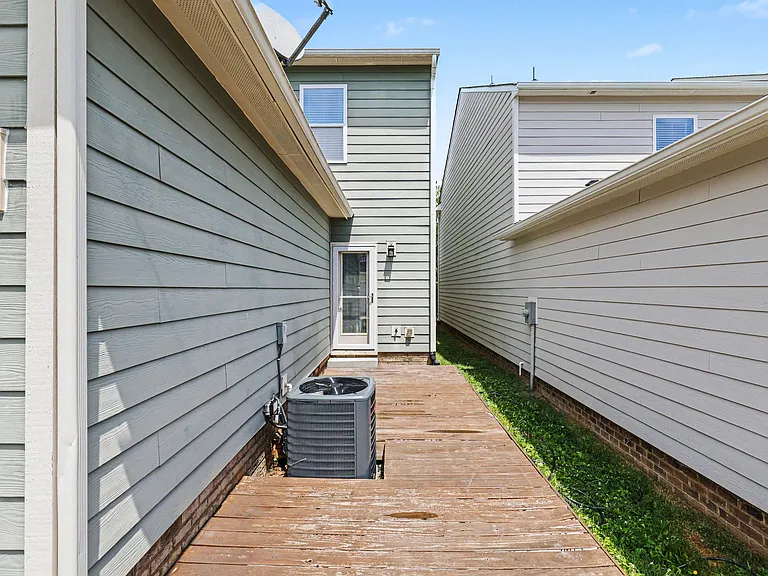 20021 Metaphor Mews — Photo 32