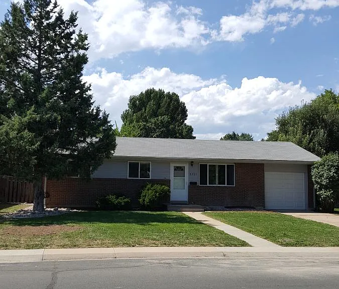 2225 Stanford Rd — Photo 3