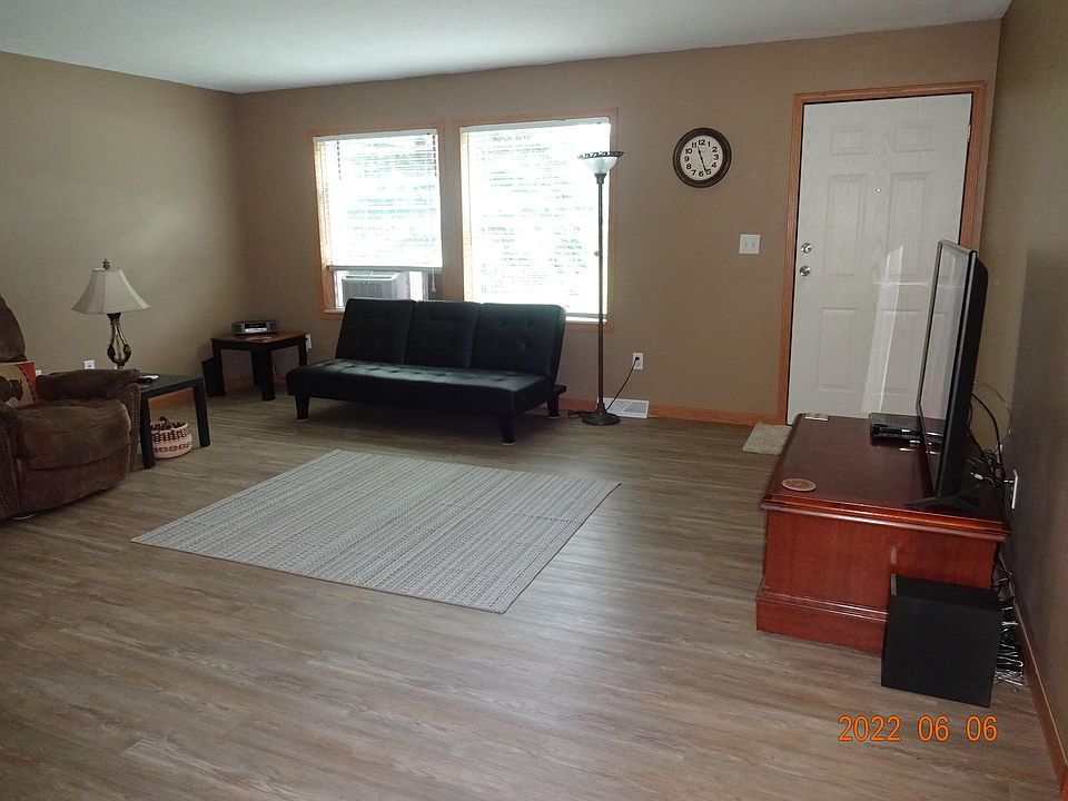 2nd image of 4435 S Meadowbrook Ln
