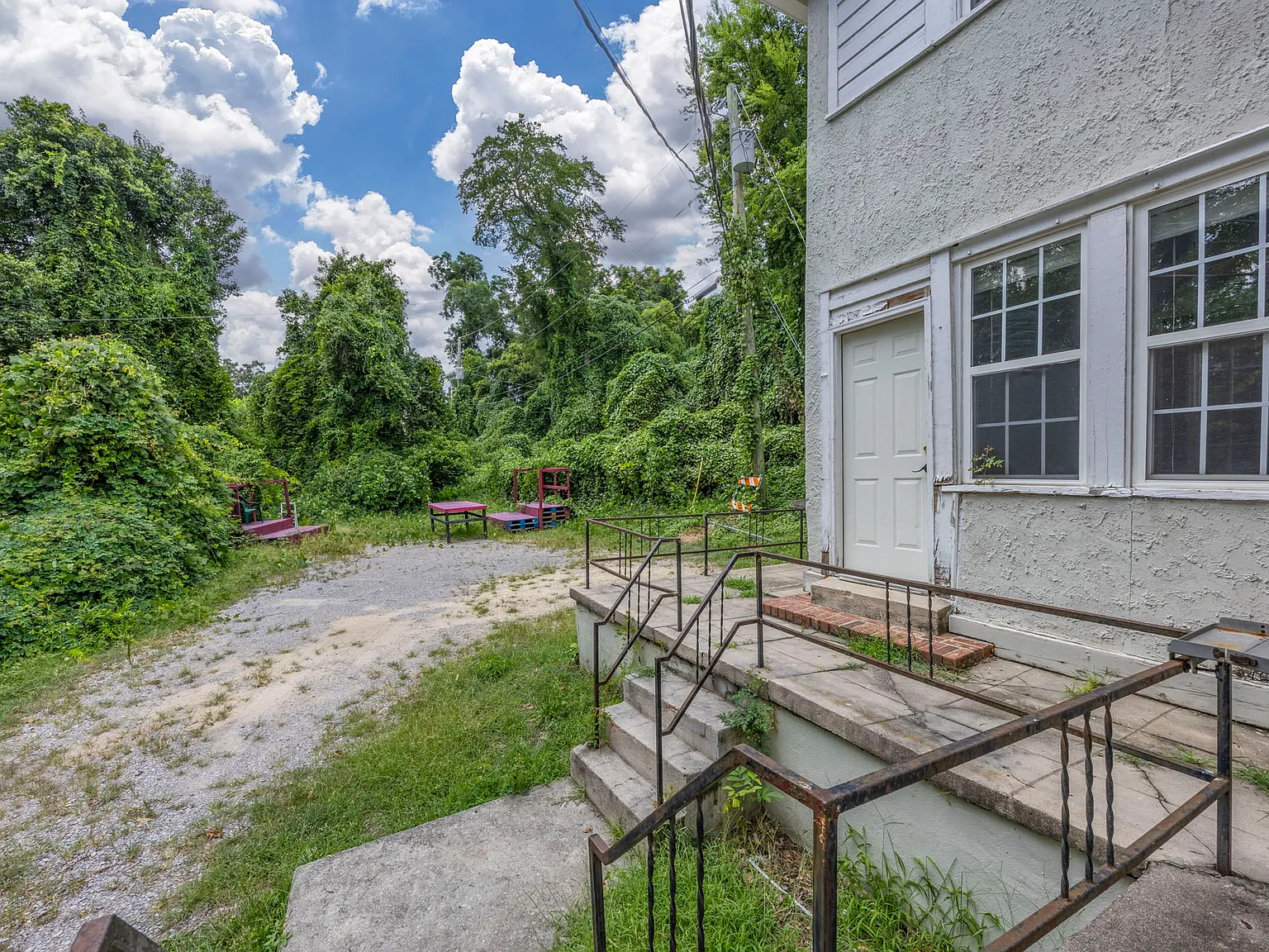 5 bed, 2200 sqft, $5,150 — Photo 2
