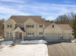 2344 Wolf Ridge Ave, Shakopee, MN 55379