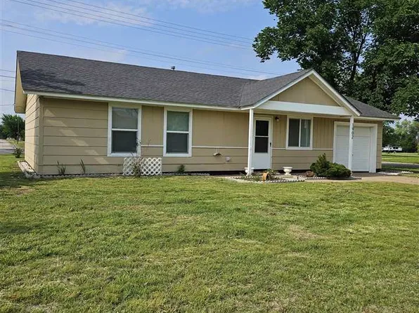 1902 Willow Pl, Blackwell, OK 74631