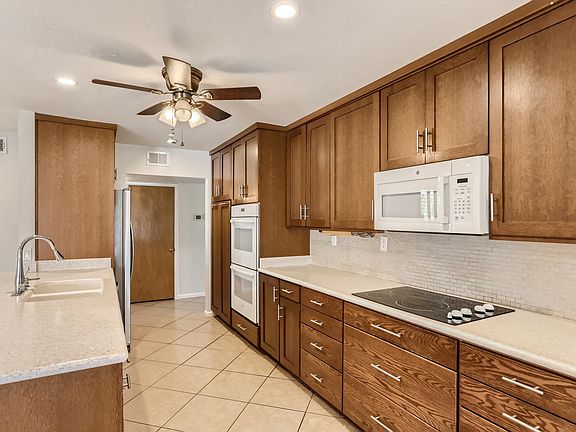 4th image of 6053 N 22nd Ave