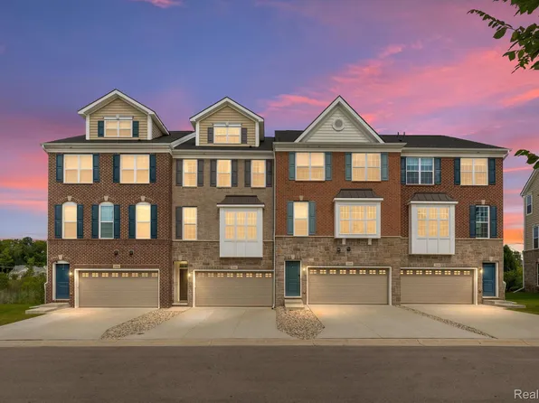 2846 Ridington Rd, Ann Arbor, MI 48105