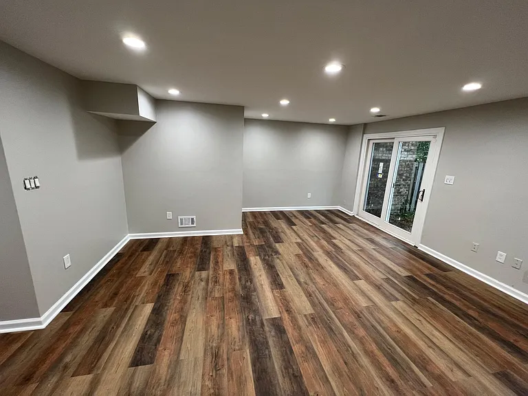 5748 Yellowrose Ct — Photo 19